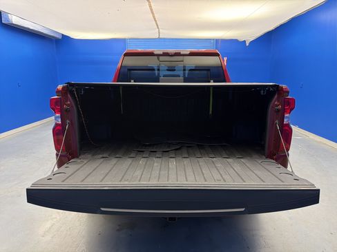 Used 2023 Chevrolet Silverado 1500 High Country w/ Technology Package image 32