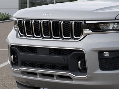 New 2025 Jeep Grand Cherokee Overland w/ Adv Protech Group III AWD/4WD image 11