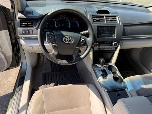 Used 2012 Toyota Camry XLE w/ Leather Pkg FWD image 16