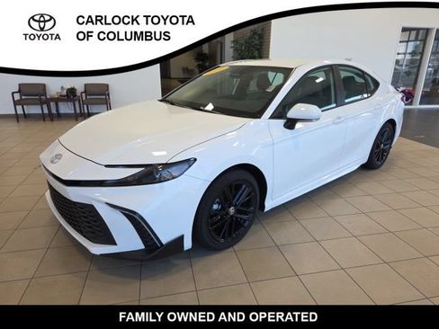 Used 2026 Toyota Camry SE w/ Convenience Package FWD image 4