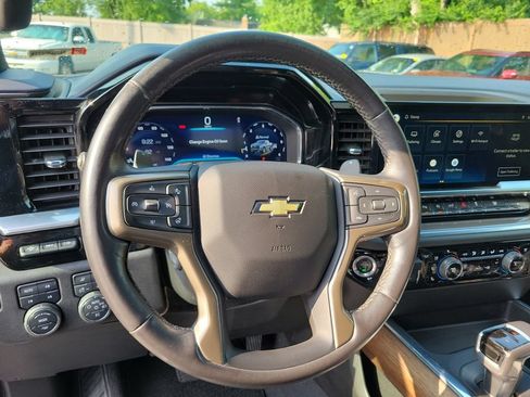 Used 2022 Chevrolet Silverado 1500 High Country w/ High Country Premium Package AWD/4WD image 27