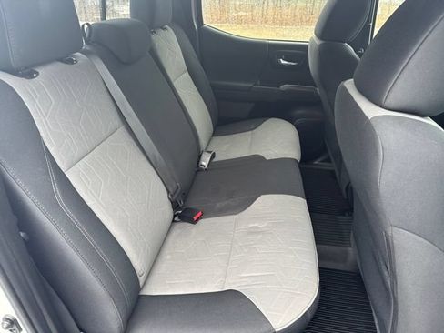 Used 2023 Toyota Tacoma TRD Sport w/ Technology Package AWD/4WD image 9
