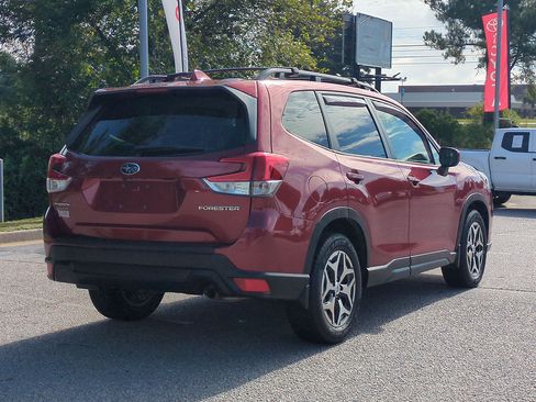 Used 2023 Subaru Forester Premium AWD/4WD image 3