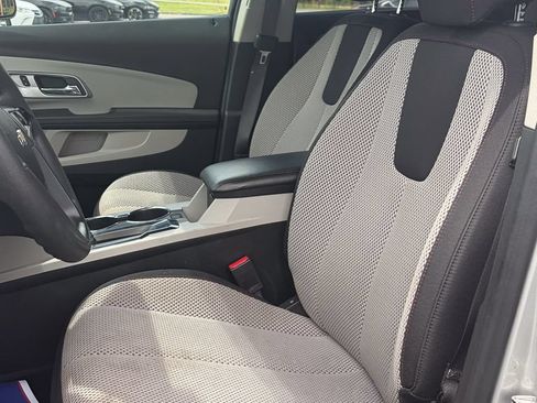 Used 2017 Chevrolet Equinox LS FWD image 14