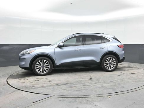 Used 2022 Ford Escape Titanium AWD/4WD image 4