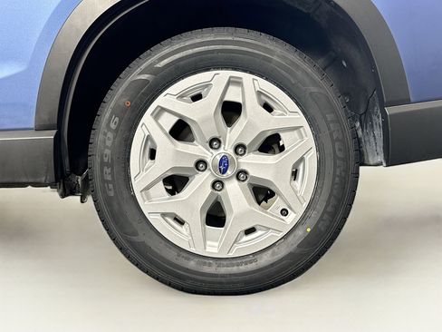 Used 2023 Subaru Forester AWD/4WD image 11