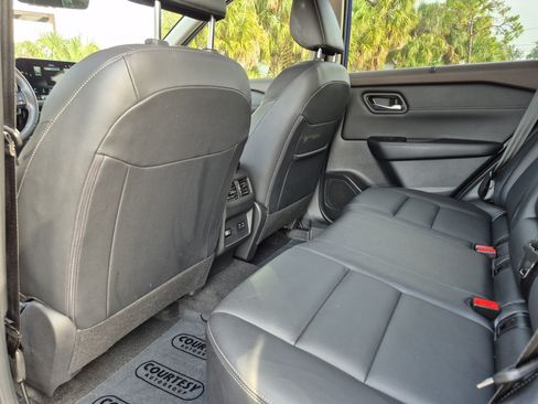 Certified 2023 Nissan Rogue SL w/ SL Premium Package AWD/4WD image 20