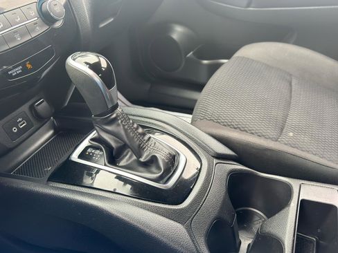 Used 2021 Nissan Rogue Sport S AWD/4WD image 25