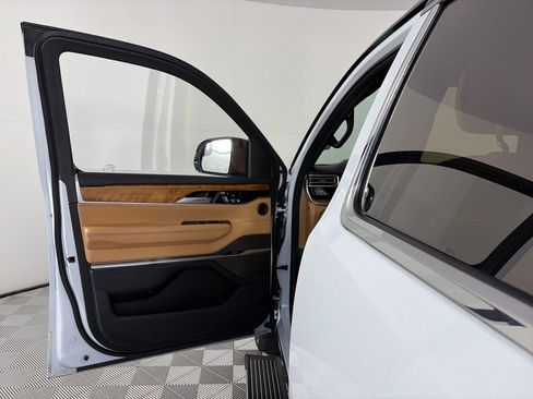 Used 2023 Jeep Grand Wagoneer L Series III w/ Rear Seat Video Group 1 image 10