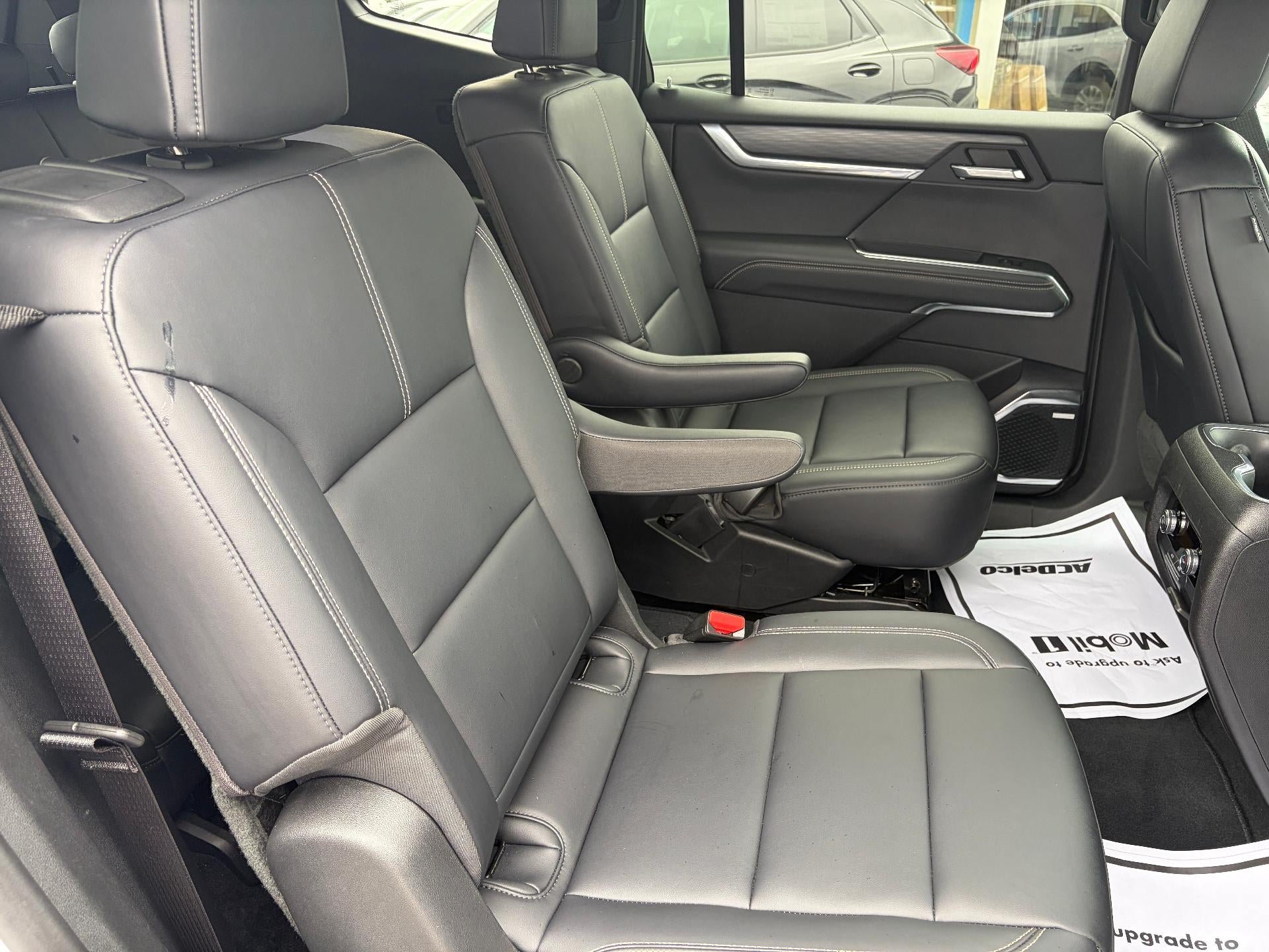 Used 2026 GMC Acadia Elevation w/ Elevation Premium Package FWD image 41