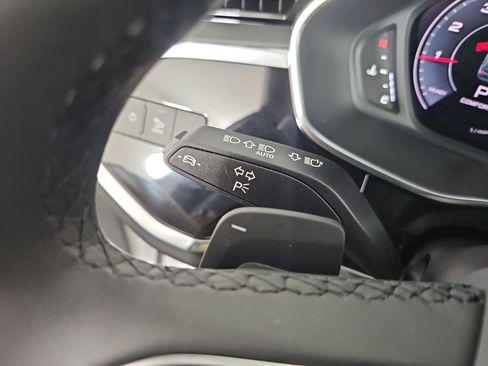 Certified 2025 Audi Q3 2.0T Premium Plus w/ Premium Plus Package image 29