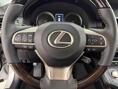 Used 2017 Lexus ES 350 w/ Luxury Package FWD image 11
