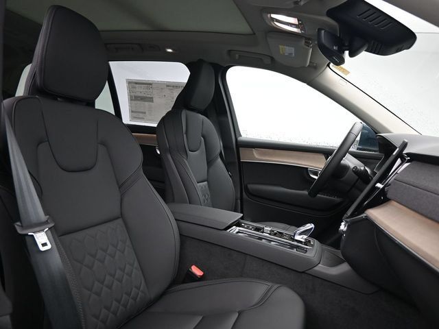 New 2026 Volvo XC90 B6 Plus w/ Protection Package Premier AWD/4WD image 37