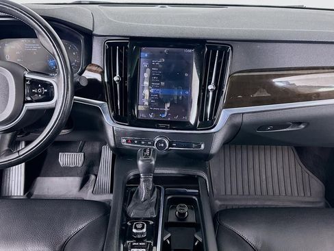 Used 2018 Volvo S90 T6 Momentum w/ Convenience Package image 12