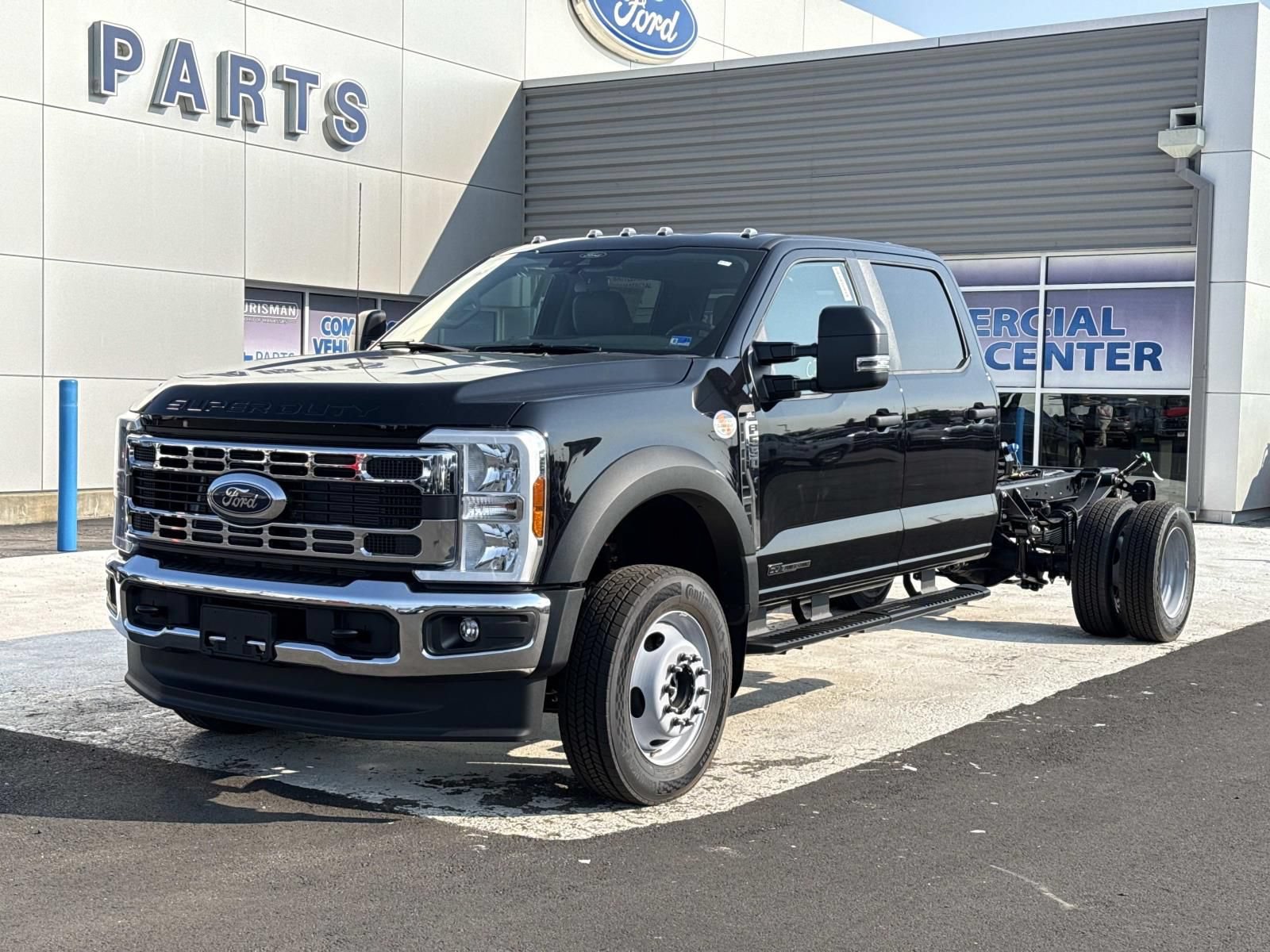 New 2026 Ford F550 4x4 Crew Cab image 7