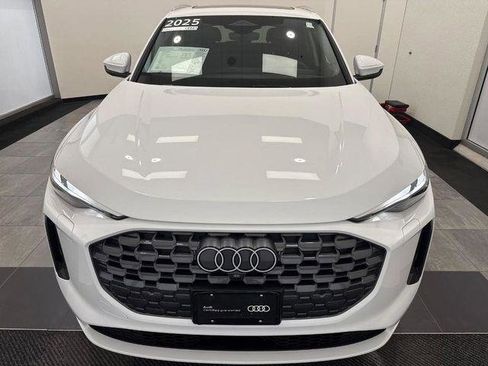 Certified 2025 Audi Q5 Premium w/ Convenience Package AWD/4WD image 7
