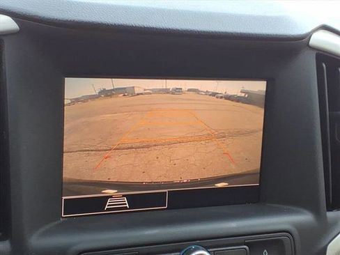 Used 2022 GMC Terrain SLE w/ Driver Convenience Package image 6