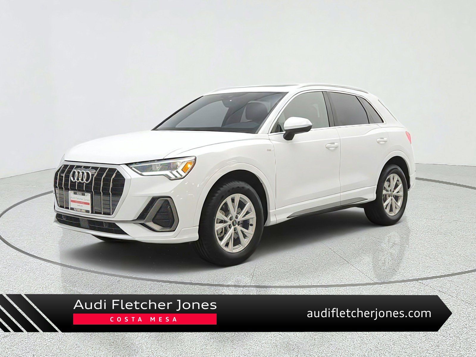 Used 2024 Audi Q3 2.0T Premium AWD/4WD image 1