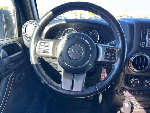 Used 2018 Jeep Wrangler Unlimited Sahara image 11