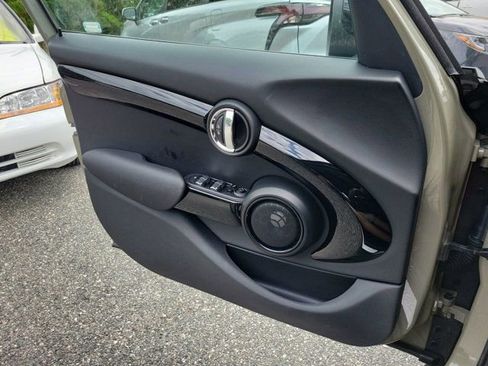 Used 2019 MINI Cooper S w/ Premium Package image 35