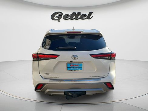 Used 2021 Toyota Highlander Platinum image 5