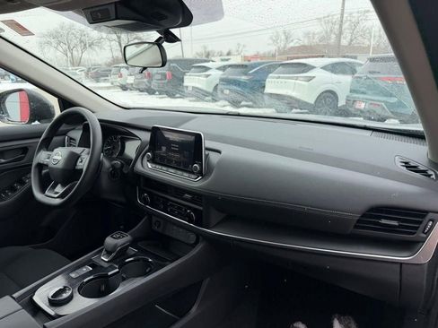 Used 2026 Nissan Rogue S AWD/4WD image 27