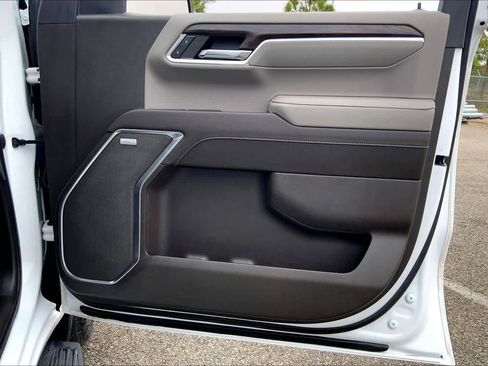 Used 2023 GMC Sierra 1500 SLT image 42