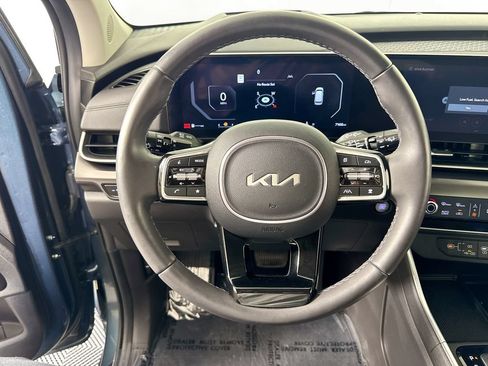 Used 2025 Kia Carnival SX Prestige FWD image 11