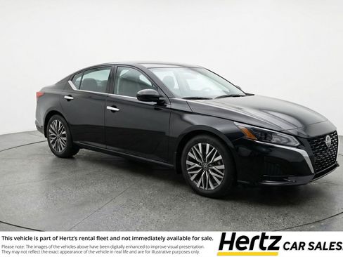 Used 2025 Nissan Altima 2.5 SV FWD image 1