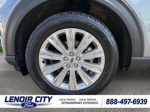 Used 2024 Ford Explorer Limited w/ Limited Technology Package AWD/4WD image 9
