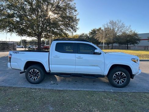 Certified 2022 Toyota Tacoma TRD Sport image 6