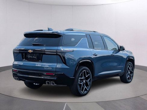 Used 2026 Chevrolet Traverse High Country w/ LPO, Floor Liner Package FWD image 5