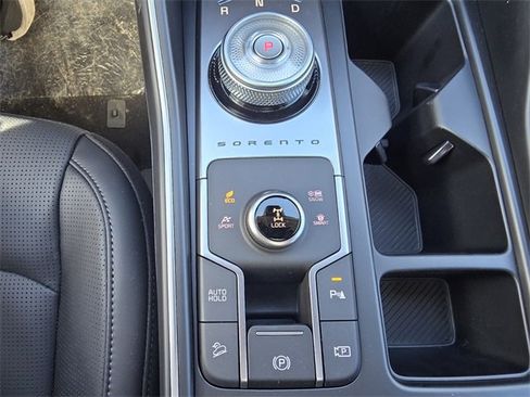New 2025 Kia Sorento EX image 24