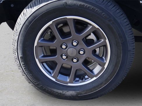 Used 2022 Jeep Gladiator Overland w/ Popular Equipment Package image 29