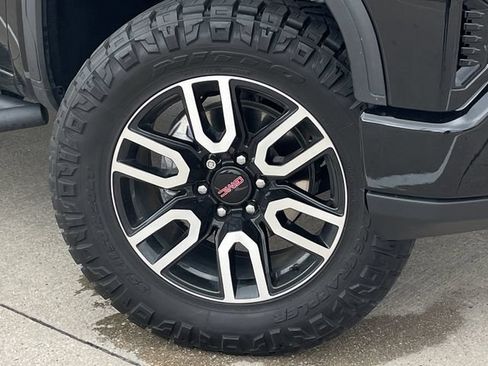Used 2023 GMC Sierra 1500 AT4 w/ AT4 Premium Package AWD/4WD image 10
