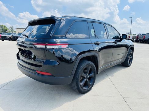 Used 2023 Jeep Grand Cherokee Limited w/ Luxury Tech Group II AWD/4WD image 44