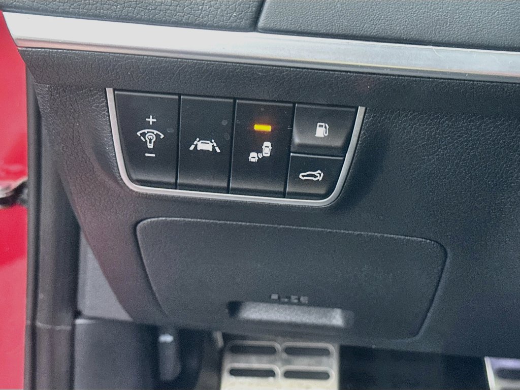 Used 2018 Kia Stinger GT2 RWD image 10