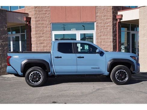 Used 2026 Toyota Tacoma TRD Off-Road image 4