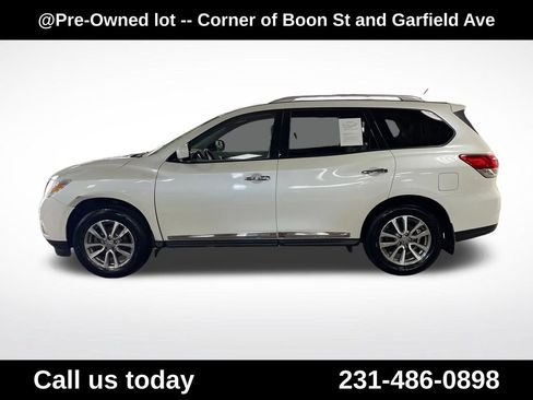 Used 2016 Nissan Pathfinder SL w/ SL Tech Package AWD/4WD image 2