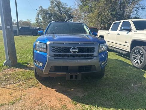 Used 2025 Nissan Frontier SV w/ SV Convenience Package image 15