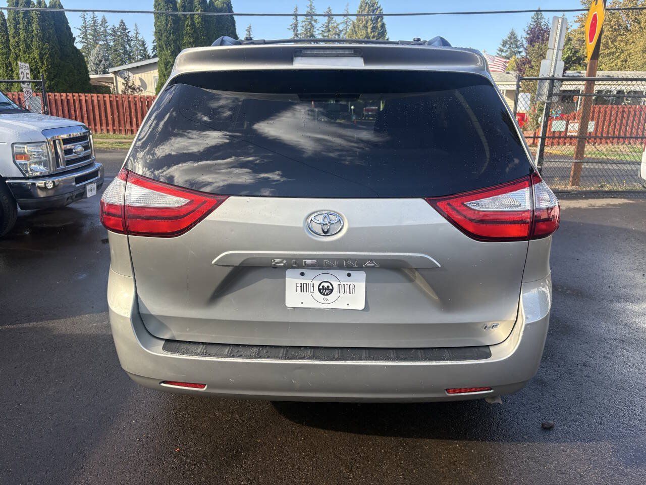 Used 2015 Toyota Sienna LE FWD image 6