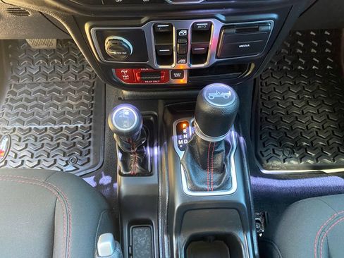 Used 2019 Jeep Wrangler Unlimited Rubicon AWD/4WD image 34