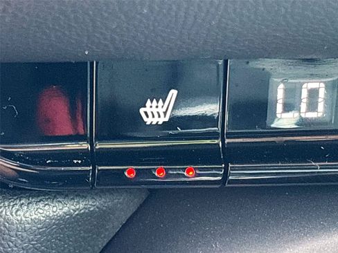 Used 2022 Chevrolet Blazer LT AWD/4WD image 19