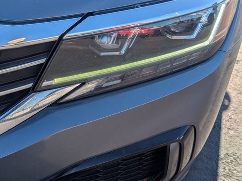 Used 2020 Volkswagen Passat 2.0T R-Line image 10