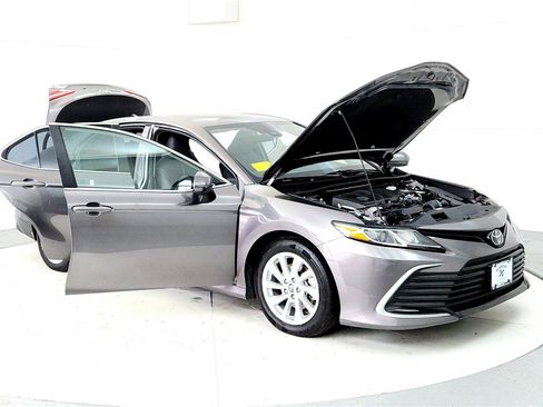 Used 2023 Toyota Camry LE AWD/4WD image 12