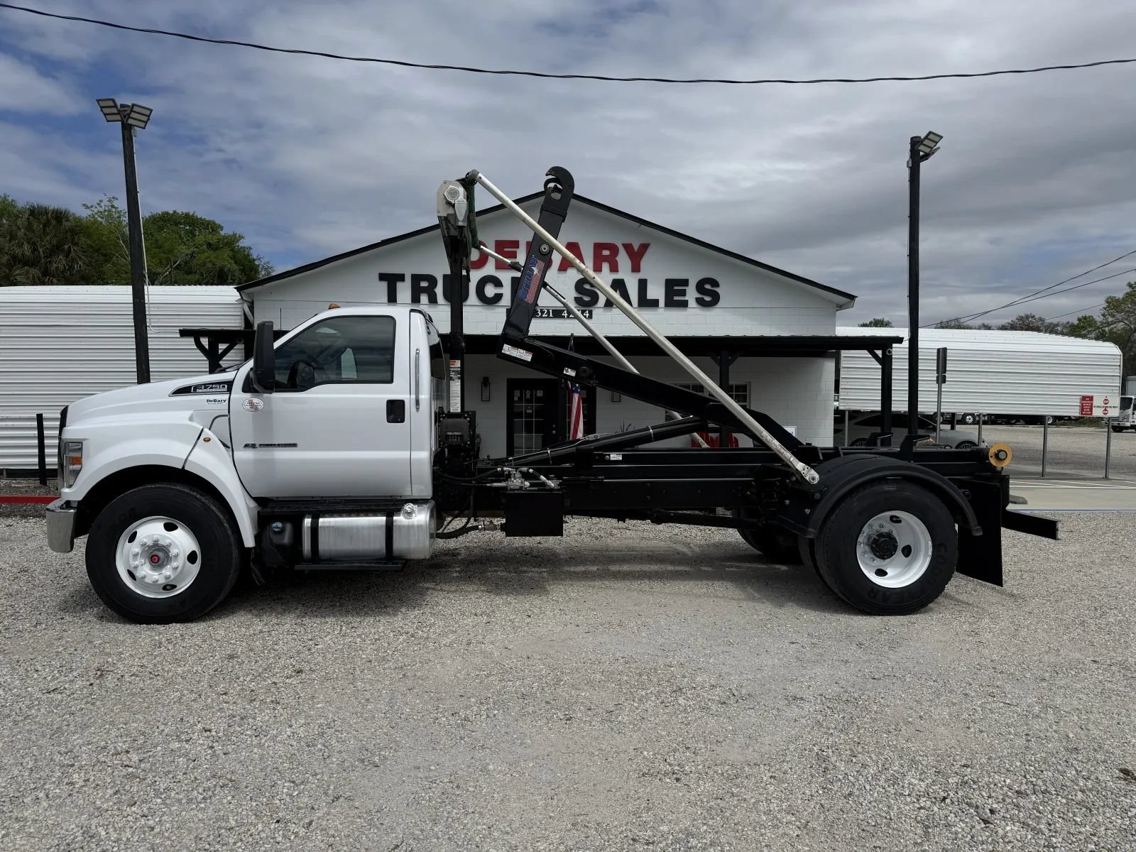 Used 2023 Ford F750 2WD Regular Cab Super Duty image 4