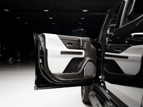 Used 2024 GMC Hummer EV 2X image 49