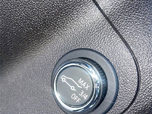 Used 2021 GMC Acadia SLT w/ Elevation Edition image 9