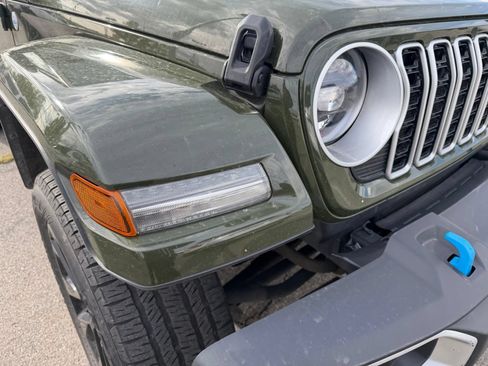 Used 2024 Jeep Wrangler Unlimited Sahara AWD/4WD image 4