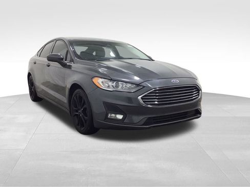 Used 2020 Ford Fusion SE w/ Equipment Group 151A image 5